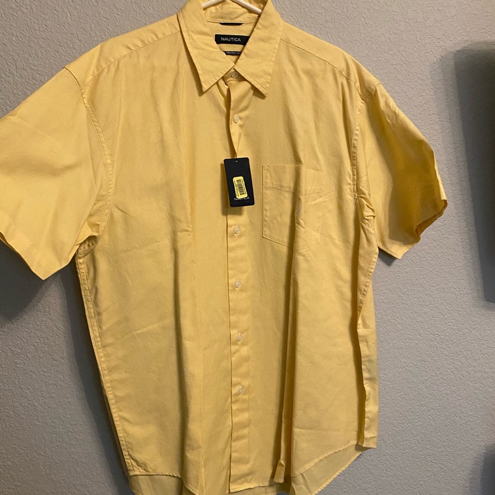 NWT Men’s Nautica Yellow Short Sleeve Buttondown L